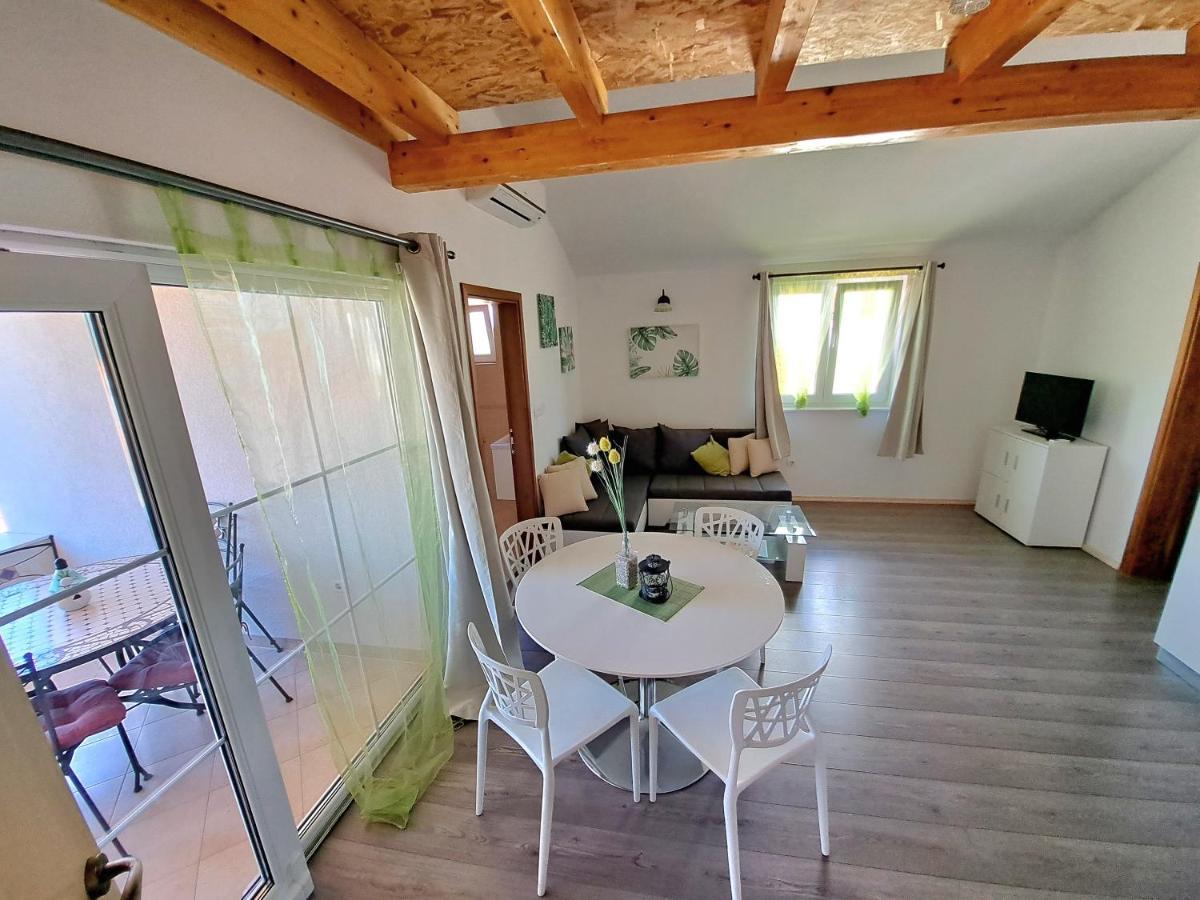 Apartment Oaza Mira Tribalj Kültér fotó